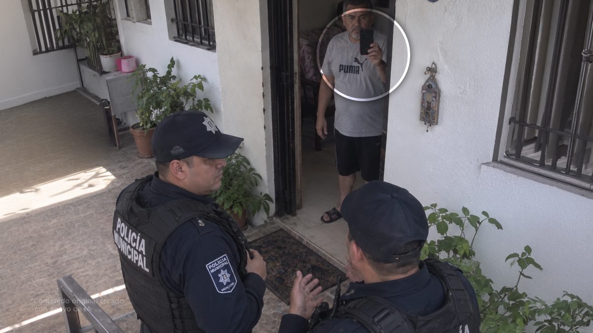 Así debes actuar si la policía llega a tu casa