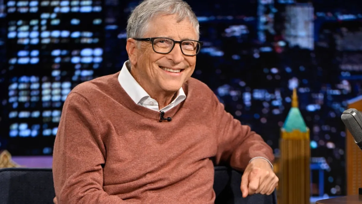 “Bill Gates: Dentro de 10 años, la inteligencia artificial reemplazará a muchos doctores y maestros — los humanos no serán necesarios ‘para la mayoría de las cosas’.”