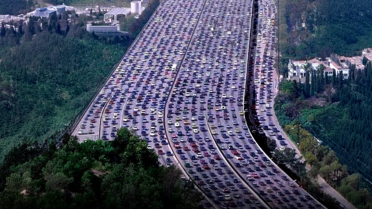 El tráfico se detuvo durante 12 días y algunos autos avanzaban solo un kilómetro diario