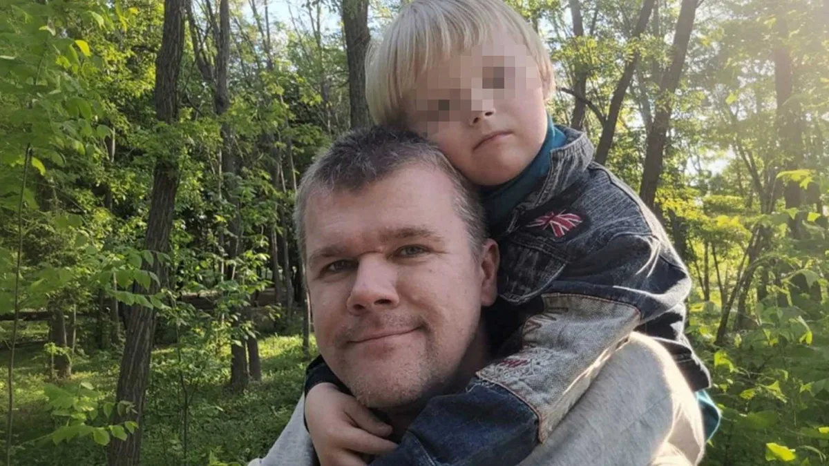 Madre quiso dar en adopción a su hijo con Síndrome de Down, así que el padre la dejó para criarlo