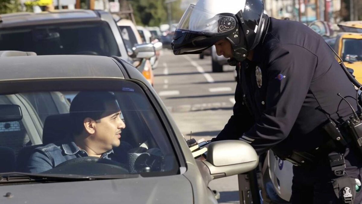 Qué hacer si te detiene la policía en EU y no tienes papeles