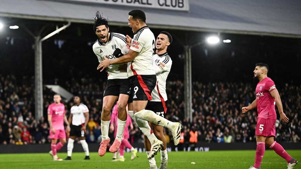 Raúl Jiménez Hace Historia: Se Convierte en el Máximo Goleador Mexicano en la Premier League