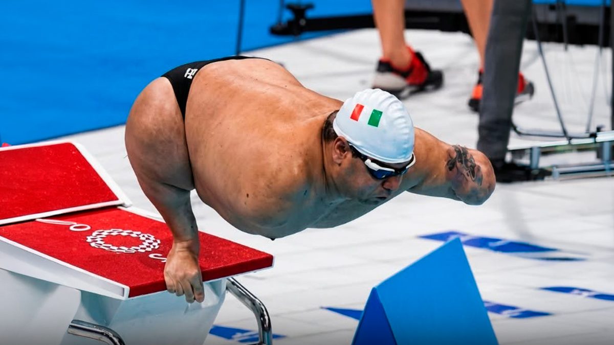 Su mamá murió al darlo a luz y su papá lo abandonó. Hoy tiene 4 medallas de oro y es campeón mundial
